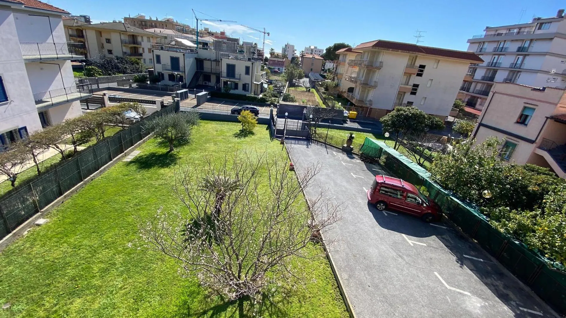 I Fiori Di Pietra Aparthotel Pietra Ligure