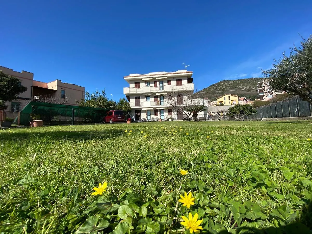 I Fiori Di Pietra Aparthotel Pietra Ligure